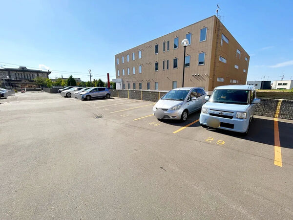 【ロピアパークサイド大谷地】駐車場 【ロピアパークサイド大谷地】駐車場