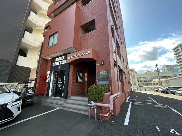 【ライオンズマンション二十人町】エントランス