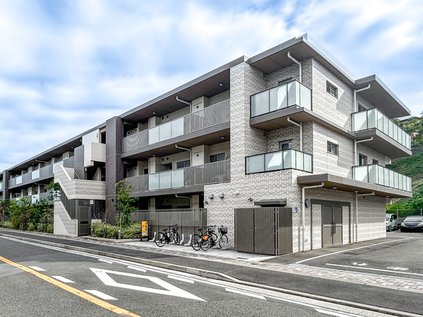 【ライフレビュー川崎久地プライムヒル】外観