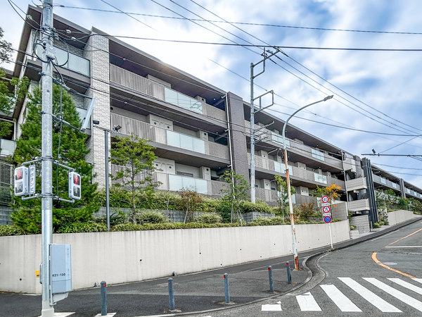 【ライフレビュー川崎久地プライムヒル】外観