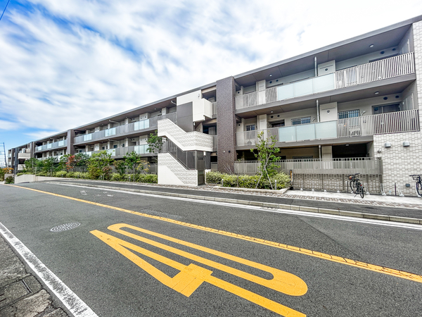 【ライフレビュー川崎久地プライムヒル】外観