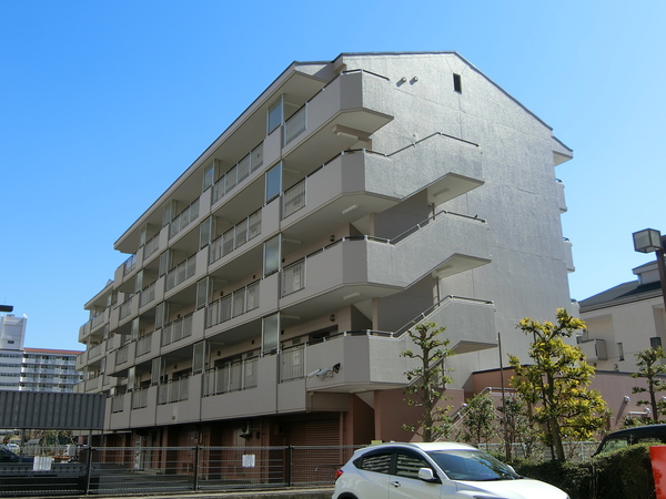 【けやき通り北七番館】外観