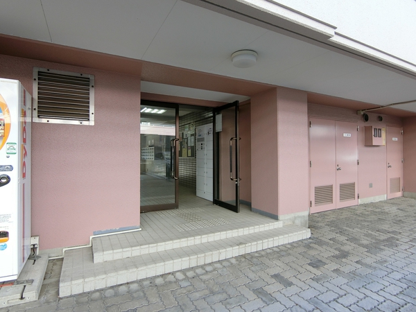 【けやき通り北七番館】エントランス