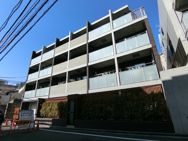 【ラグシスヒルズ三軒茶屋】外観