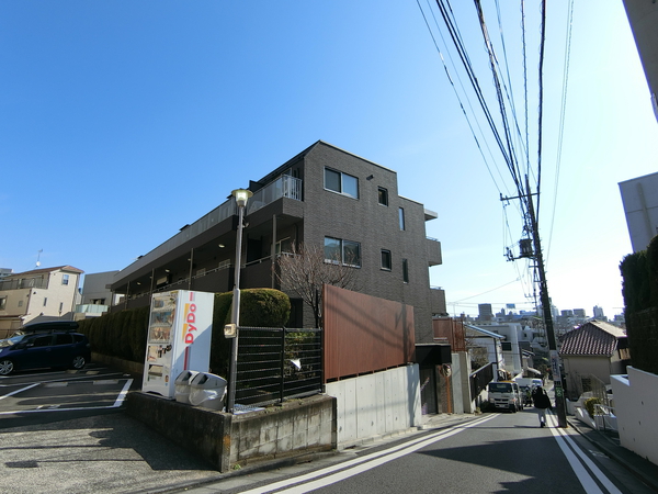 【ラグシスヒルズ三軒茶屋】外観