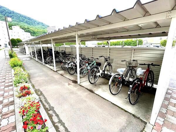 【ラポール南山鼻】共用部分（駐輪場）