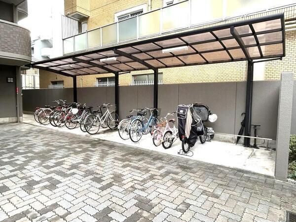 （駐輪場）
