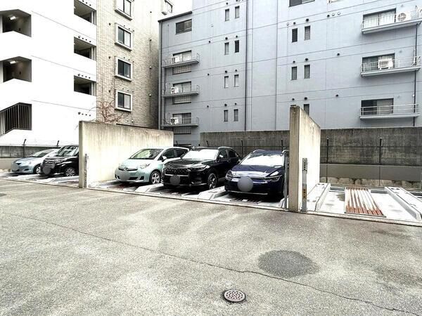 【エンゼルハイム鳥飼中央】(駐車場) 【エンゼルハイム鳥飼中央】(駐車場)