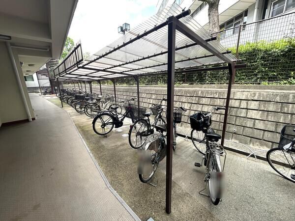 【吹田市役所前ドリームマンション】駐輪場 【吹田市役所前ドリームマンション】駐輪場