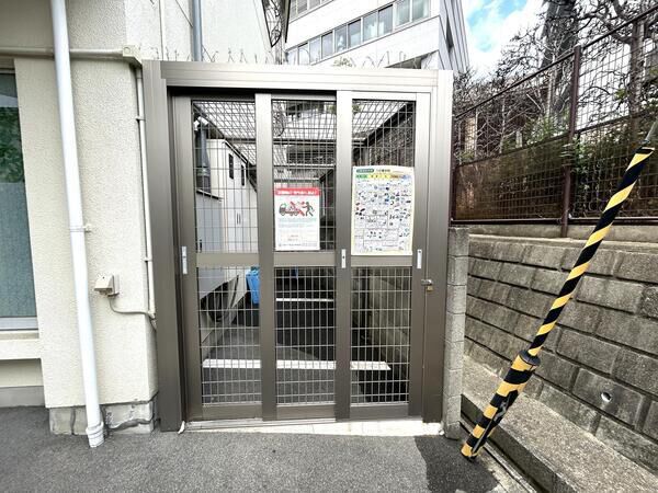 【吹田市役所前ドリームマンション】ゴミ置場 【吹田市役所前ドリームマンション】ゴミ置場