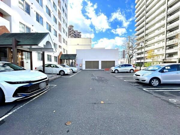【クリーンリバー桑園第2】共用部分(駐車場)2 【クリーンリバー桑園第2】共用部分(駐車場)2