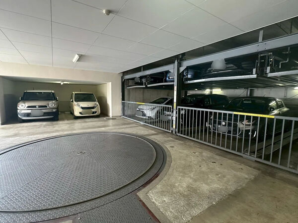 【スターロワイヤル長津田】駐車場