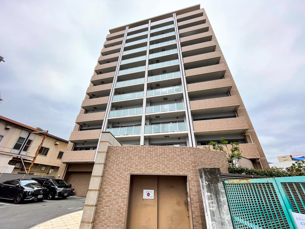 【ザクイーン新梅田】外観