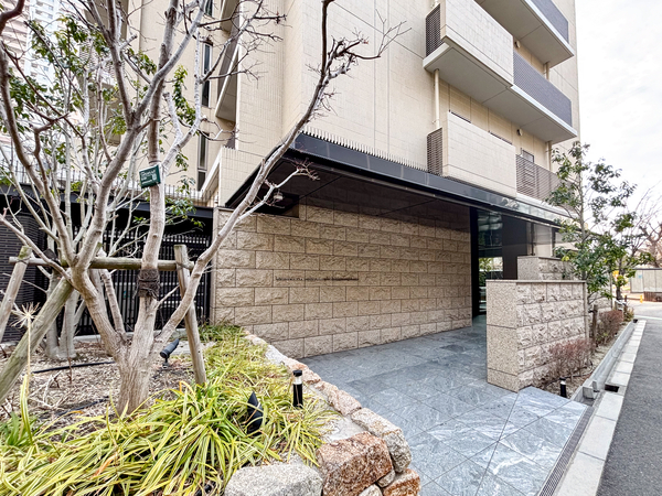 【ローレルコート上本町石ヶ辻公園】エントランス