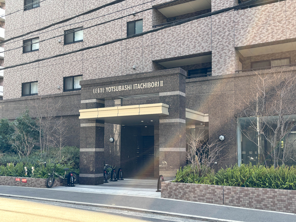 【リーガル四ツ橋立売堀Ⅱ】エントランス 【リーガル四ツ橋立売堀Ⅱ】エントランス