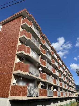 【エメラルドマンション船越南】外観