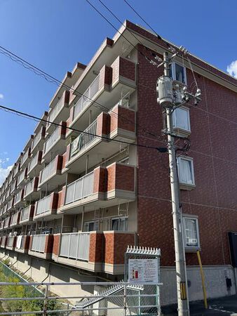 【エメラルドマンション船越南】外観