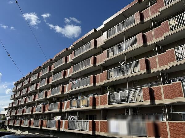 【エメラルドマンション船越南】外観