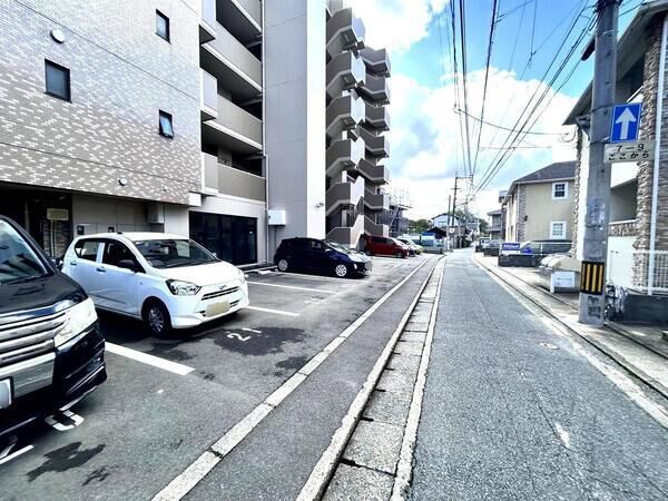 【エクレール東比恵】(駐車場)1 【エクレール東比恵】(駐車場)1