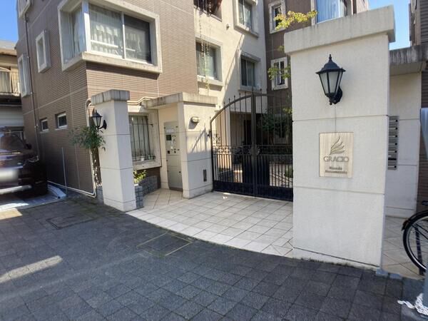 グラシオ早稲田夏目坂