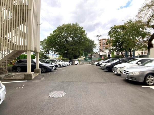 (駐車場) (駐車場)