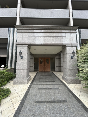 【フローレンス光町グランドアーク弐番館】エントランス