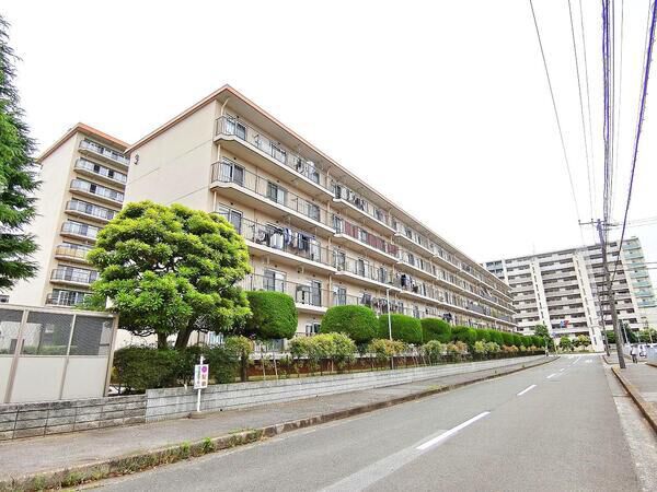 【検見川ガーデンハイツ】３号棟　外観