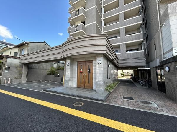 【ネオライフ牛田本町】エントランス