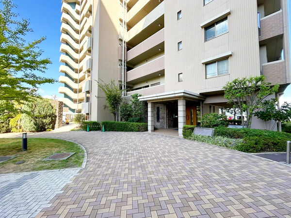 【ナタリーマリナタウン】エントランスアプローチ 【ナタリーマリナタウン】エントランスアプローチ