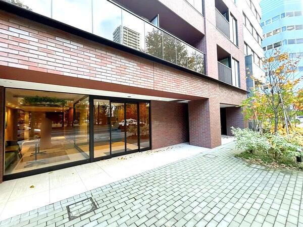 【パークリュクス札幌大通公園】エントランス１