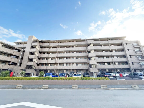 【ライオンズマンション十条台】外観