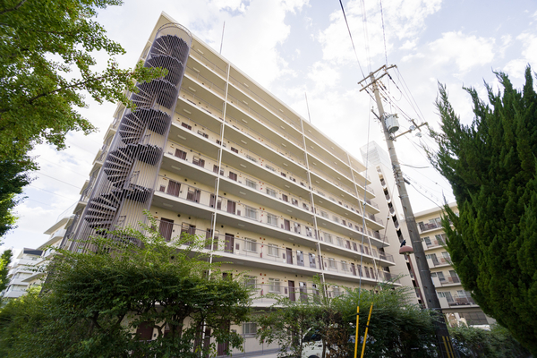 【日商岩井第6緑地公園マンション】外観