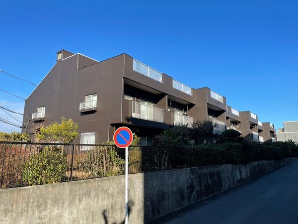 【タウンハウス鶴ヶ峰】外観