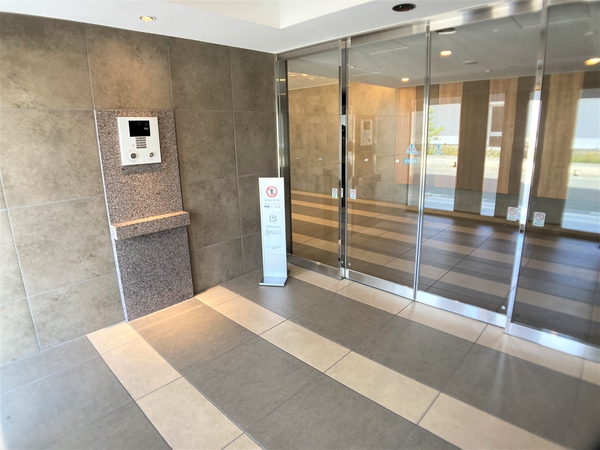 【クレアホームズ仙台荒井駅前】エントランス