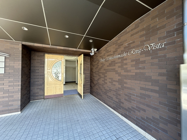 【ヴェルディ牛田新町リーヴァ・ヴィスタ】エントランス