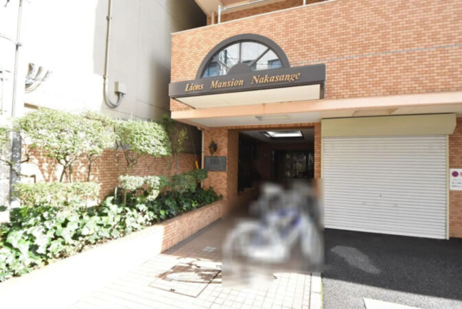 【ライオンズマンション中山下】エントランス