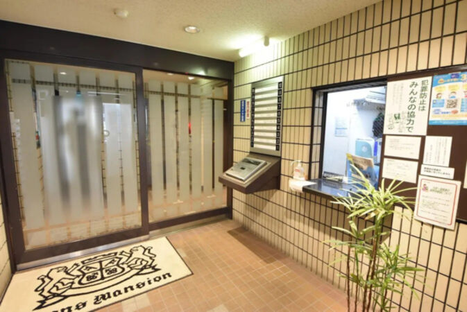 【ライオンズマンション中山下】エントランス