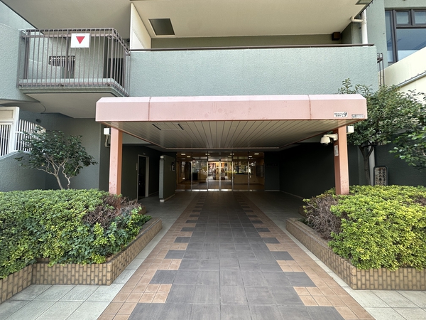 【ドムール緑町】エントランス