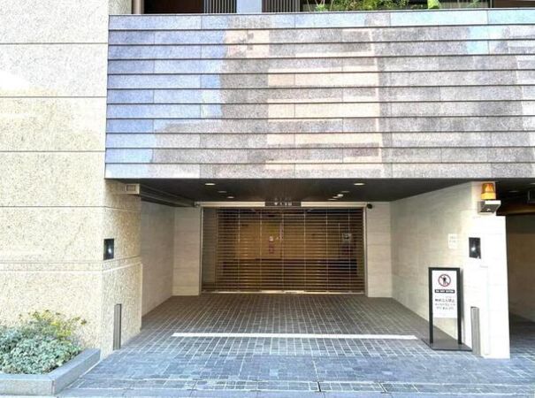 （駐車場入口）