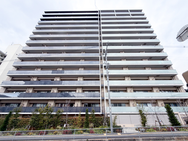 【サンメゾン寝屋川公園駅前】外観