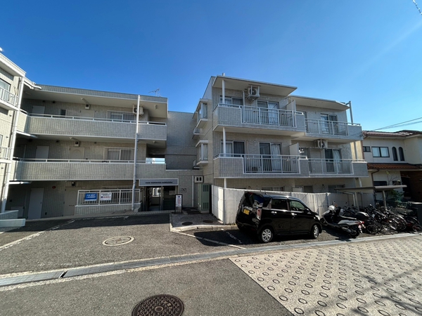 【クリオ上大岡伍番館】外観