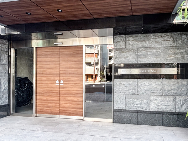 【プレサンスロジェ天王寺真田山】エントランス