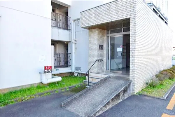 【ホワイトシャトー豊田】エントランス 【ホワイトシャトー豊田】エントランス