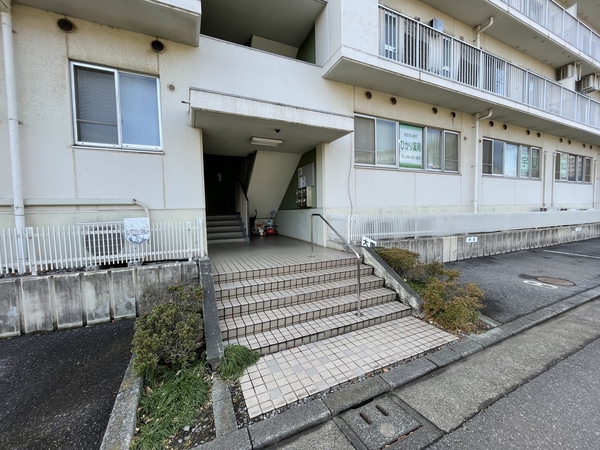 【東の森参番館11号棟】エントランス