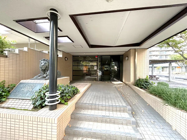 【ライオンズマンションニューシティ蟹江】エントランス 【ライオンズマンションニューシティ蟹江】エントランス
