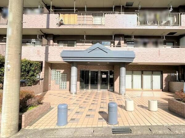 【ライフウエルズ日進】エントランス