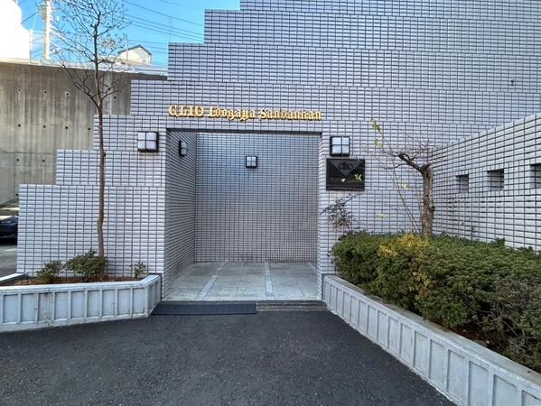【クリオ井土ヶ谷参番館】エントランス