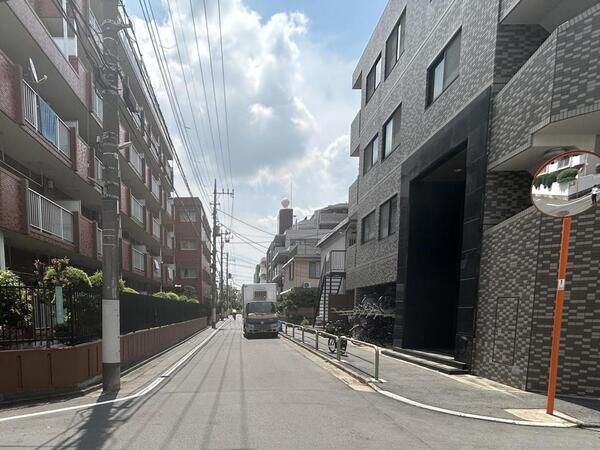 【モアグランデ氷川台】前面道路