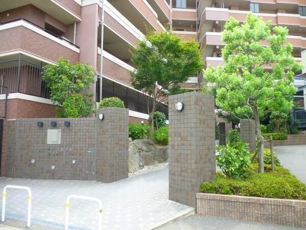 【アプローズ香住ヶ丘弐番館】エントランス3 【アプローズ香住ヶ丘弐番館】エントランス3