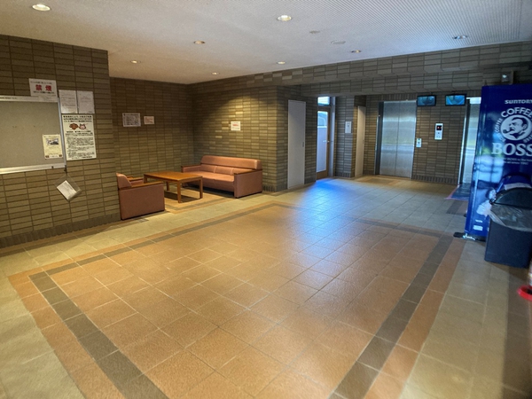 【ロイヤルコート河原町】ロビー